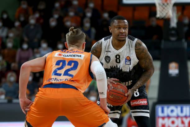 球队主教练 球队主教练