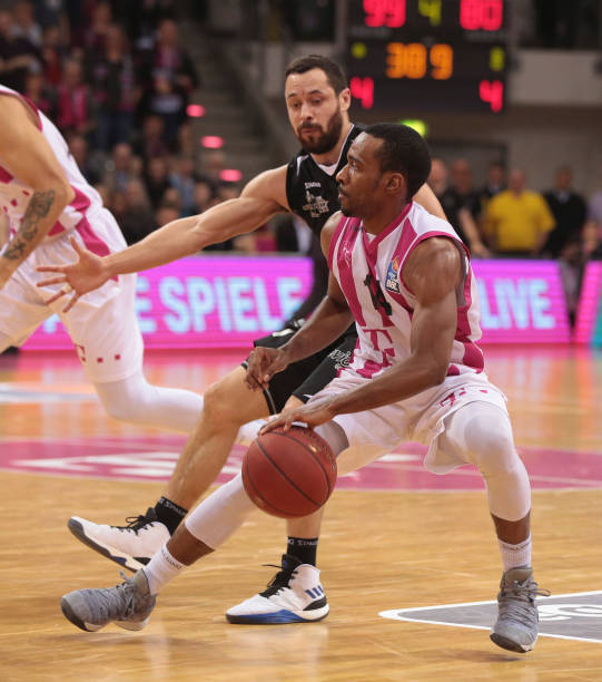 参赛球员的 参赛球员的