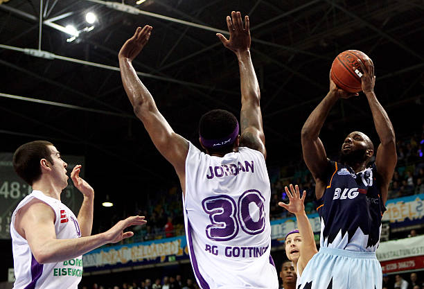 旅途背后的 旅途背后的